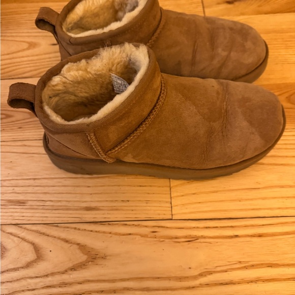 Ugg Ultra Mini - Picture 2 of 5